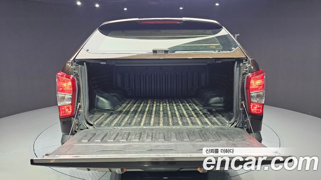 KG Mobility (SsangYong) Rexton Sports Khan Diesel 2.2 4WD Professional X (5-Link) 2019 — фото 20