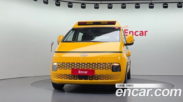 Hyundai Staria L3.5  Kinder Safety Car 11-Seater 2023 — фото 3