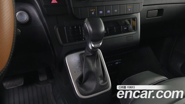Hyundai Staria L3.5  Kinder Safety Car 11-Seater 2023 — фото 9