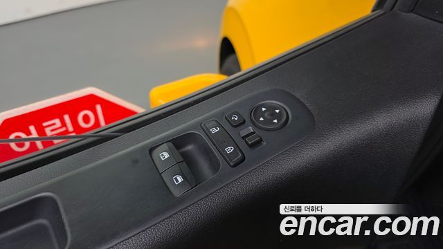 Hyundai Staria L3.5  Kinder Safety Car 11-Seater 2023 — фото 11
