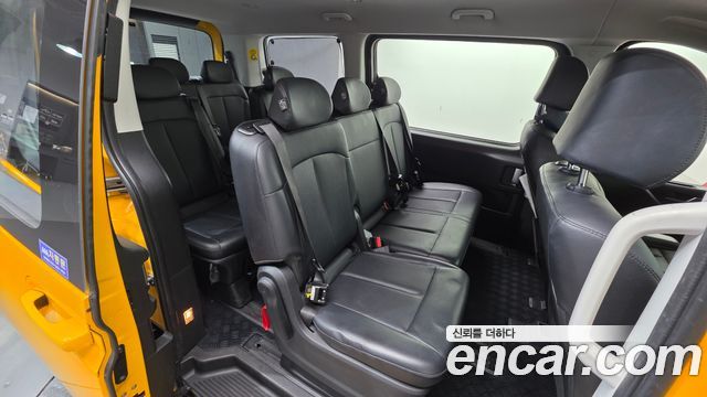Hyundai Staria L3.5  Kinder Safety Car 11-Seater 2023 — фото 19