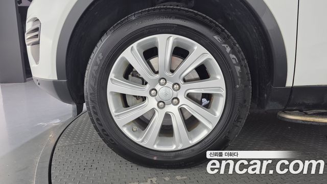 Land Rover Discovery Sport 2.0 TD4 SE 2016 — фото 5