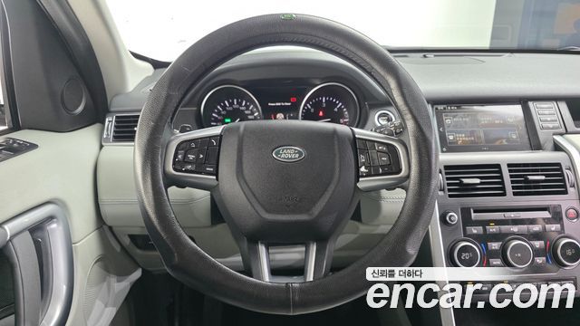 Land Rover Discovery Sport 2.0 TD4 SE 2016 — фото 17