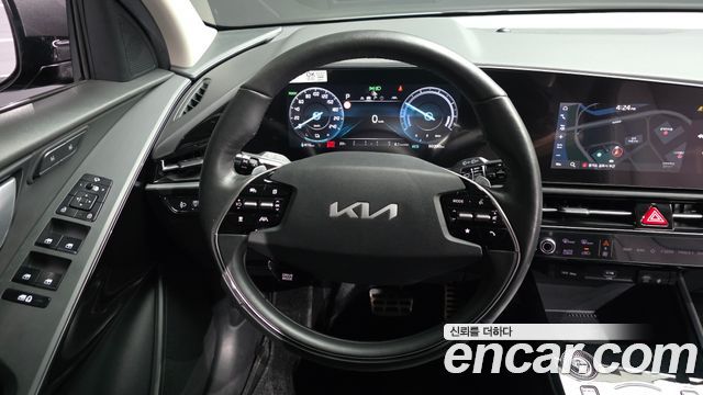 Kia Niro EV Earth 2024 — фото 17
