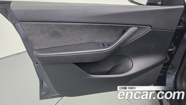 Tesla Model Y Long Range AWD 2021 — фото 30