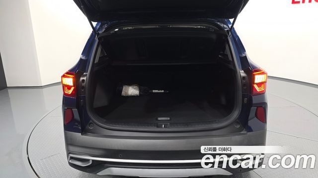 Kia Seltos Gasoline 1.6 Turbo 4WD Gravity 2022 — фото 19