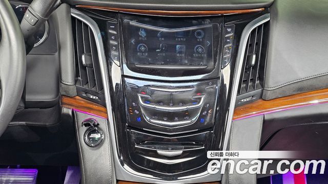 Cadillac Escalade 6.2 4th 2017 — фото 14