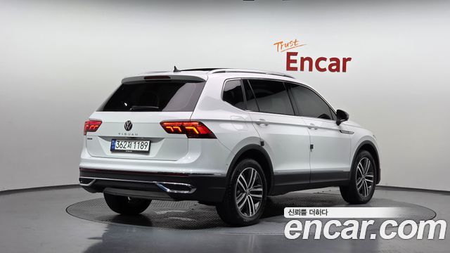 Volkswagen Tiguan Allspace 2.0 TSI Prestige 2023 — фото 2