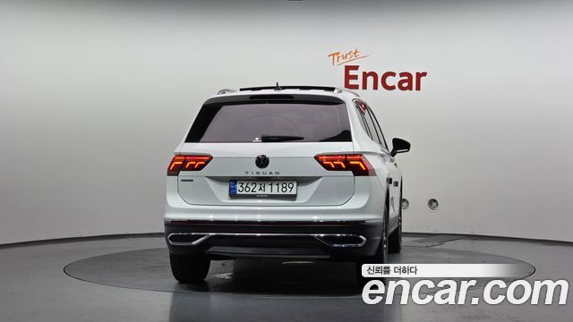 Volkswagen Tiguan Allspace 2.0 TSI Prestige 2023 — фото 4