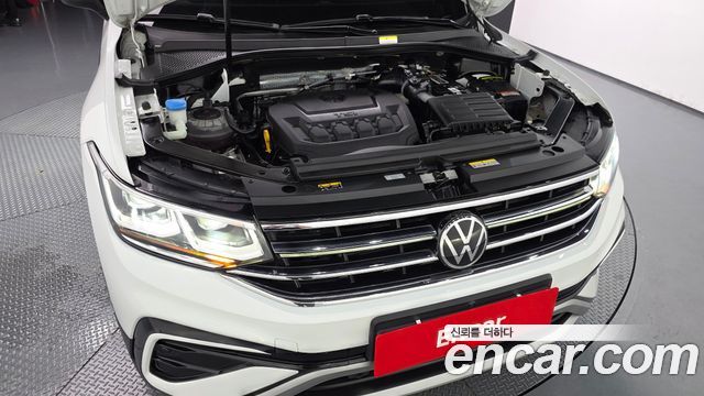 Volkswagen Tiguan Allspace 2.0 TSI Prestige 2023 — фото 6