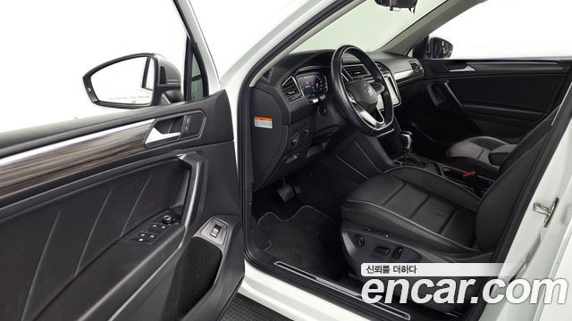 Volkswagen Tiguan Allspace 2.0 TSI Prestige 2023 — фото 10