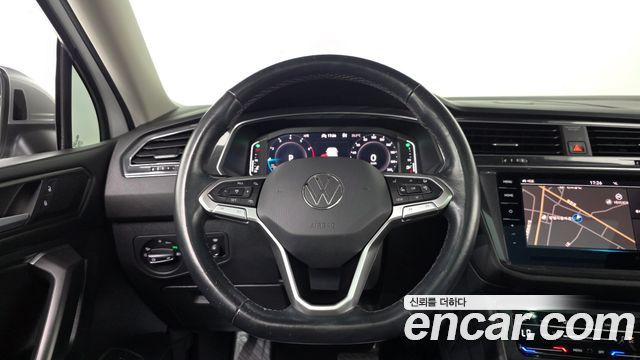 Volkswagen Tiguan Allspace 2.0 TSI Prestige 2023 — фото 13