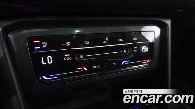 Volkswagen Tiguan Allspace 2.0 TSI Prestige 2023 — фото 16