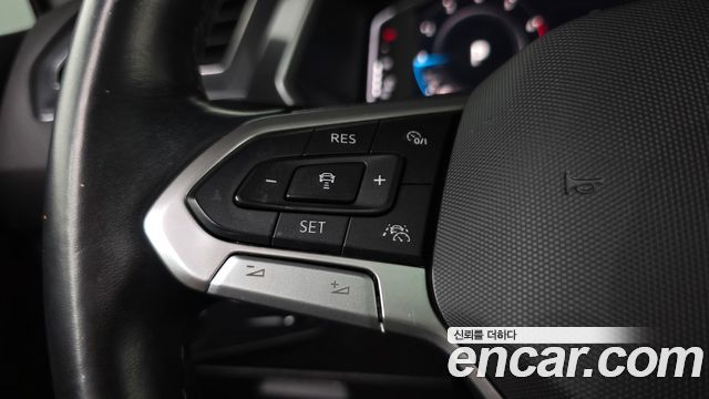 Volkswagen Tiguan Allspace 2.0 TSI Prestige 2023 — фото 17