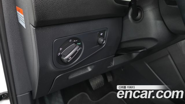 Volkswagen Tiguan Allspace 2.0 TSI Prestige 2023 — фото 30