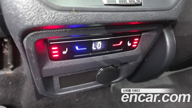 Volkswagen Tiguan Allspace 2.0 TSI Prestige 2023 — фото 32