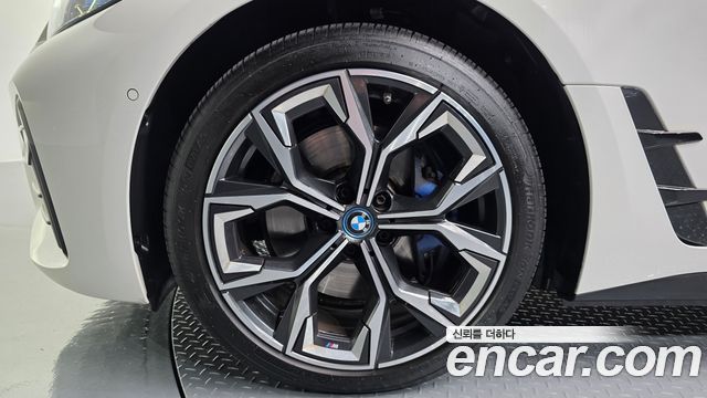 BMW i4 eDrive40 M Sports Pro 2023 — фото 5