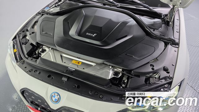 BMW i4 eDrive40 M Sports Pro 2023 — фото 6