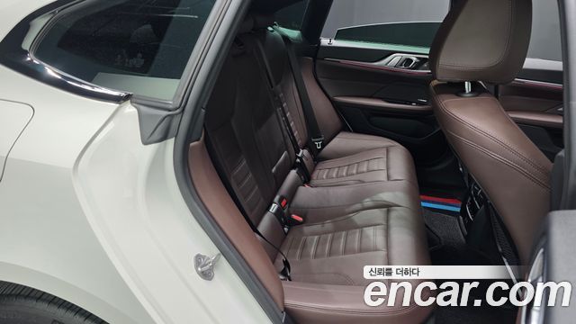 BMW i4 eDrive40 M Sports Pro 2023 — фото 11
