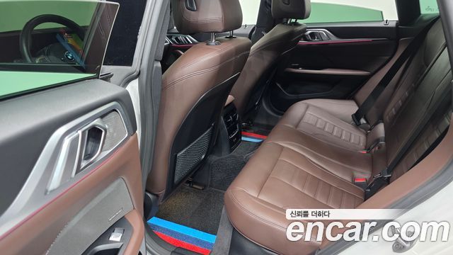 BMW i4 eDrive40 M Sports Pro 2023 — фото 12