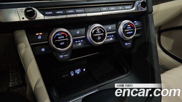 Genesis G70 2.0T Sport Package 2019 — фото 27