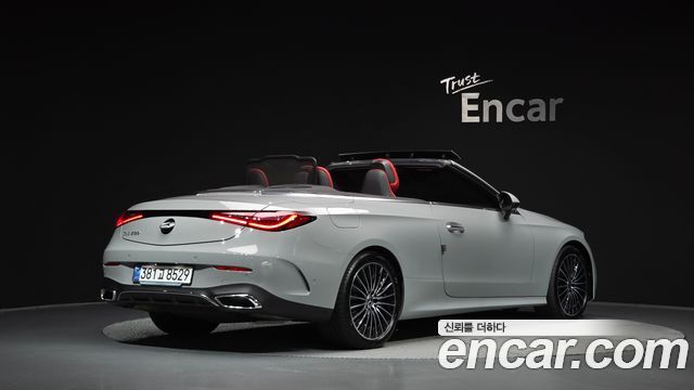 Mercedes-Benz CLE-Class (C236) CLE200 Cabriolet 2024 — фото 2
