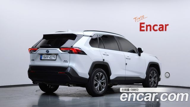 Toyota RAV4 (V) 2.5 2WD Hybrid XLE 2024 — фото 2
