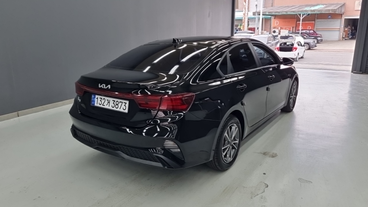 Kia K3 (II) 1.6 Prestige 2023 — фото 2