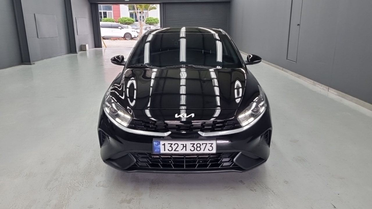 Kia K3 (II) 1.6 Prestige 2023 — фото 3