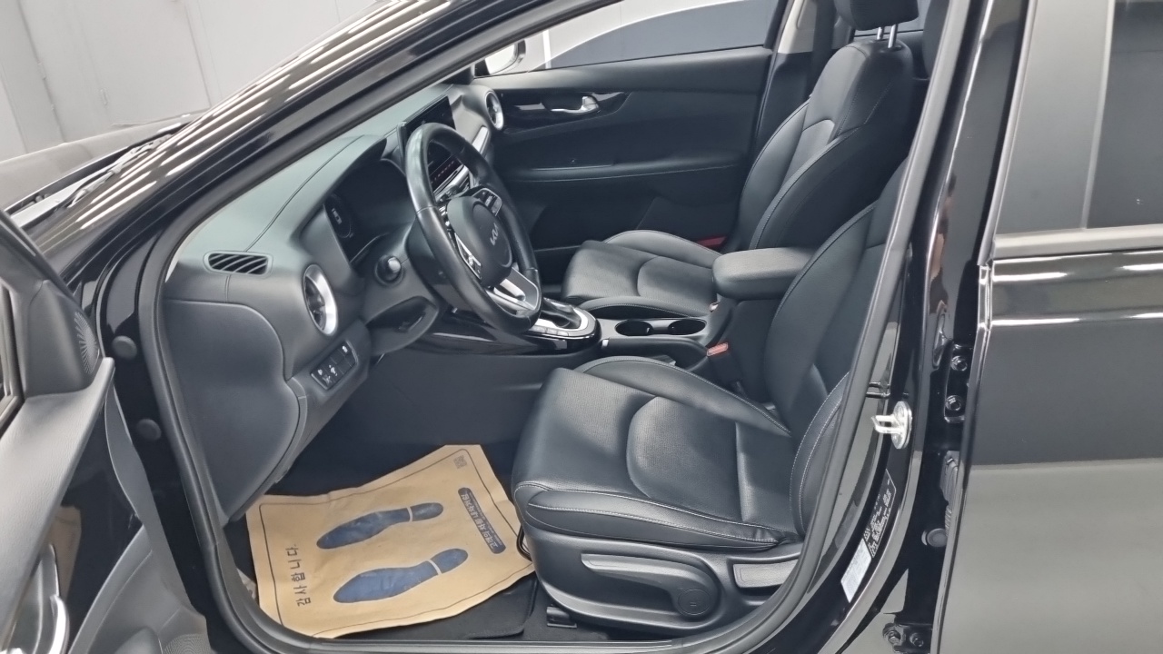 Kia K3 (II) 1.6 Prestige 2023 — фото 10