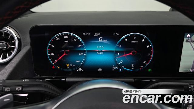 Mercedes-Benz GLA-Class (H247) GLA250 4MATIC 2022 — фото 8