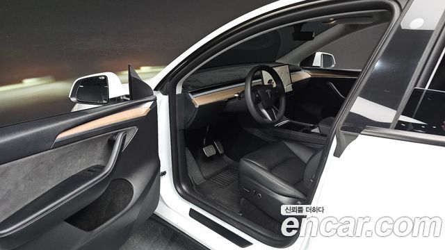 Tesla Model Y RWD 2023 — фото 10