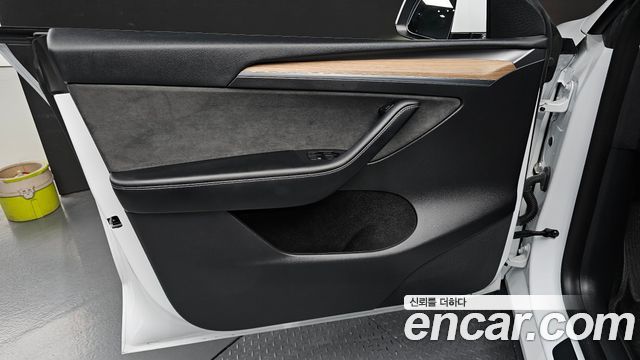 Tesla Model Y RWD 2023 — фото 30