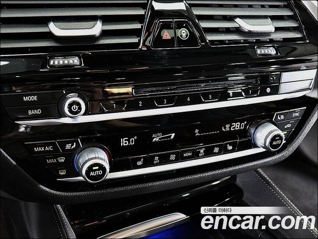 BMW 5 Series (G30) 520d Luxury Special Edition 2018 — фото 9