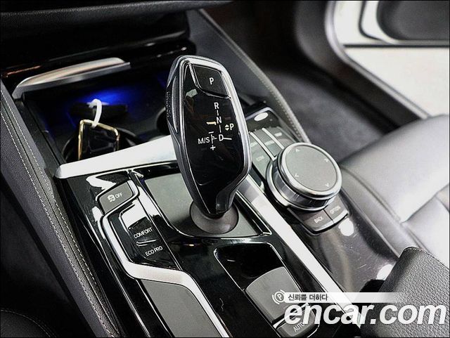 BMW 5 Series (G30) 520d Luxury Special Edition 2018 — фото 10