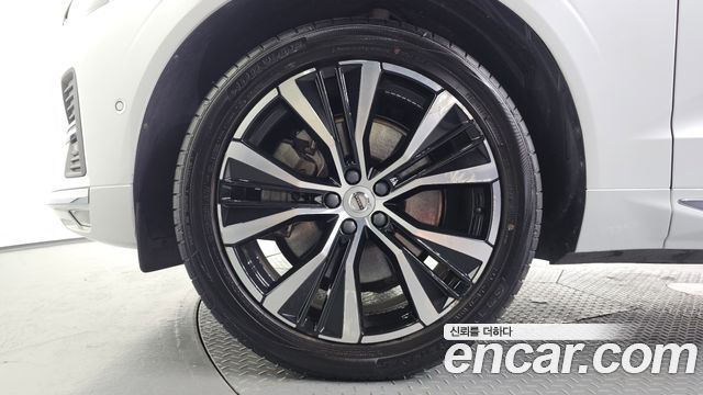 Volvo XC60 (II) B6 Ultimate Bright 2023 — фото 5