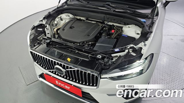 Volvo XC60 (II) B6 Ultimate Bright 2023 — фото 6