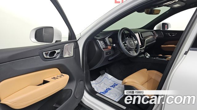 Volvo XC60 (II) B6 Ultimate Bright 2023 — фото 10