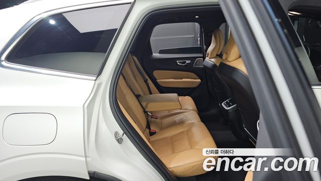 Volvo XC60 (II) B6 Ultimate Bright 2023 — фото 12