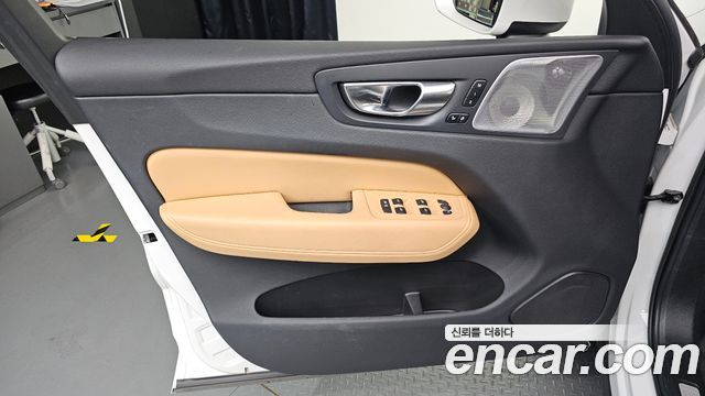 Volvo XC60 (II) B6 Ultimate Bright 2023 — фото 24