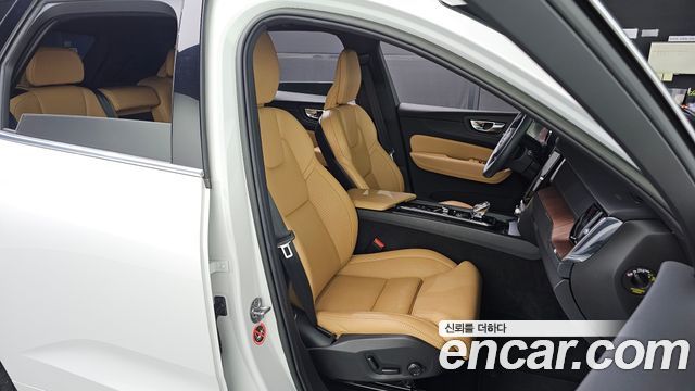 Volvo XC60 (II) B6 Ultimate Bright 2023 — фото 26