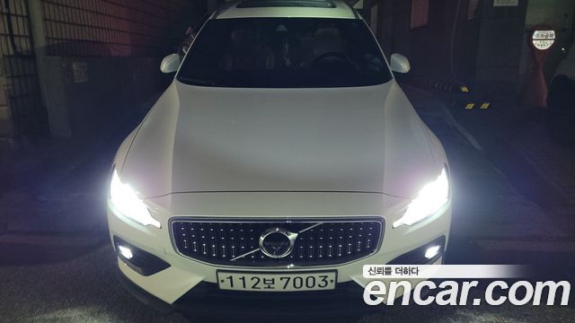Volvo V60 Cross Country (II) T5 Pro AWD