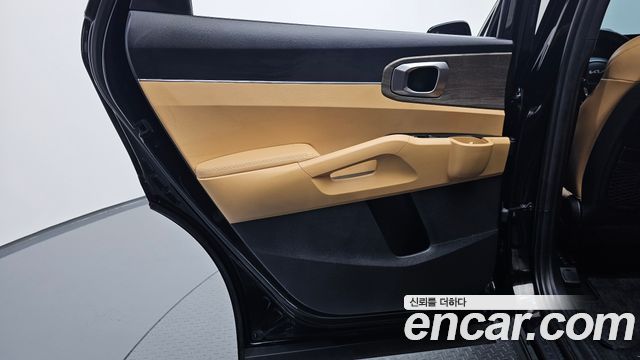 Kia Sorento (IV) Gasoline 2.5T 2WD Prestige 2023 — фото 25
