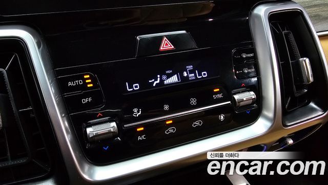 Kia Sorento (IV) Gasoline 2.5T 2WD Prestige 2023 — фото 34