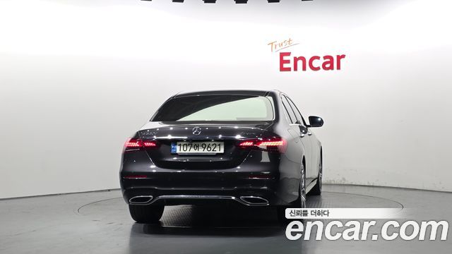 Mercedes-Benz E-Class (W213) E220d 4MATIC AMG Line 2021 — фото 4