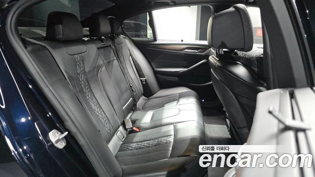 BMW 5 Series (G30) 520d xDrive M Sport Package Plus 2018 — фото 11