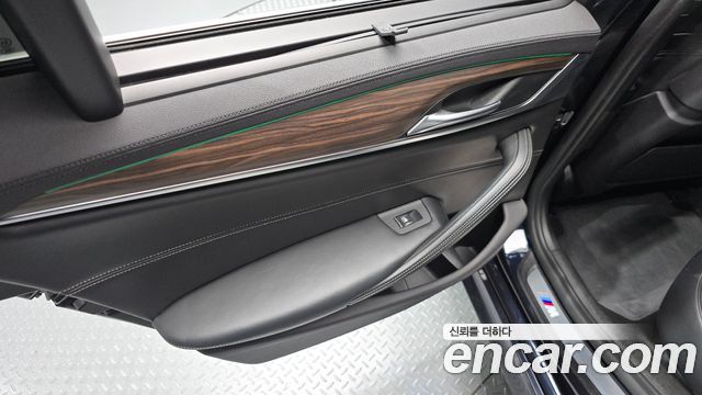 BMW 5 Series (G30) 520d xDrive M Sport Package Plus 2018 — фото 25