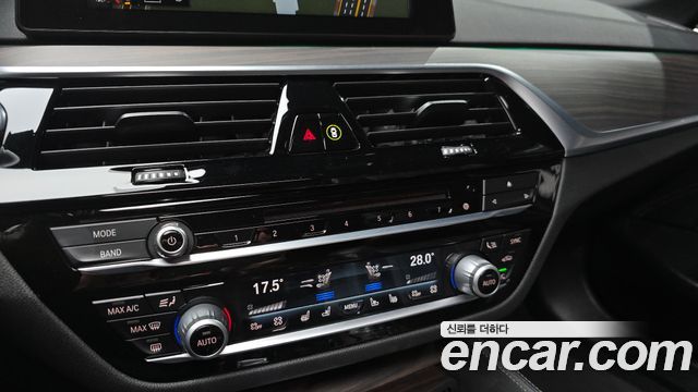 BMW 5 Series (G30) 520d xDrive M Sport Package Plus 2018 — фото 27