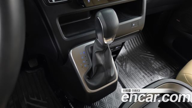 Hyundai Staria L3.5 Cargo 5-Seater Modern 2023 — фото 9