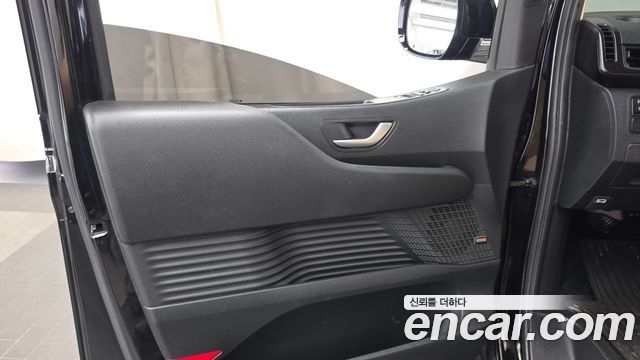 Hyundai Staria L3.5 Cargo 5-Seater Modern 2023 — фото 24